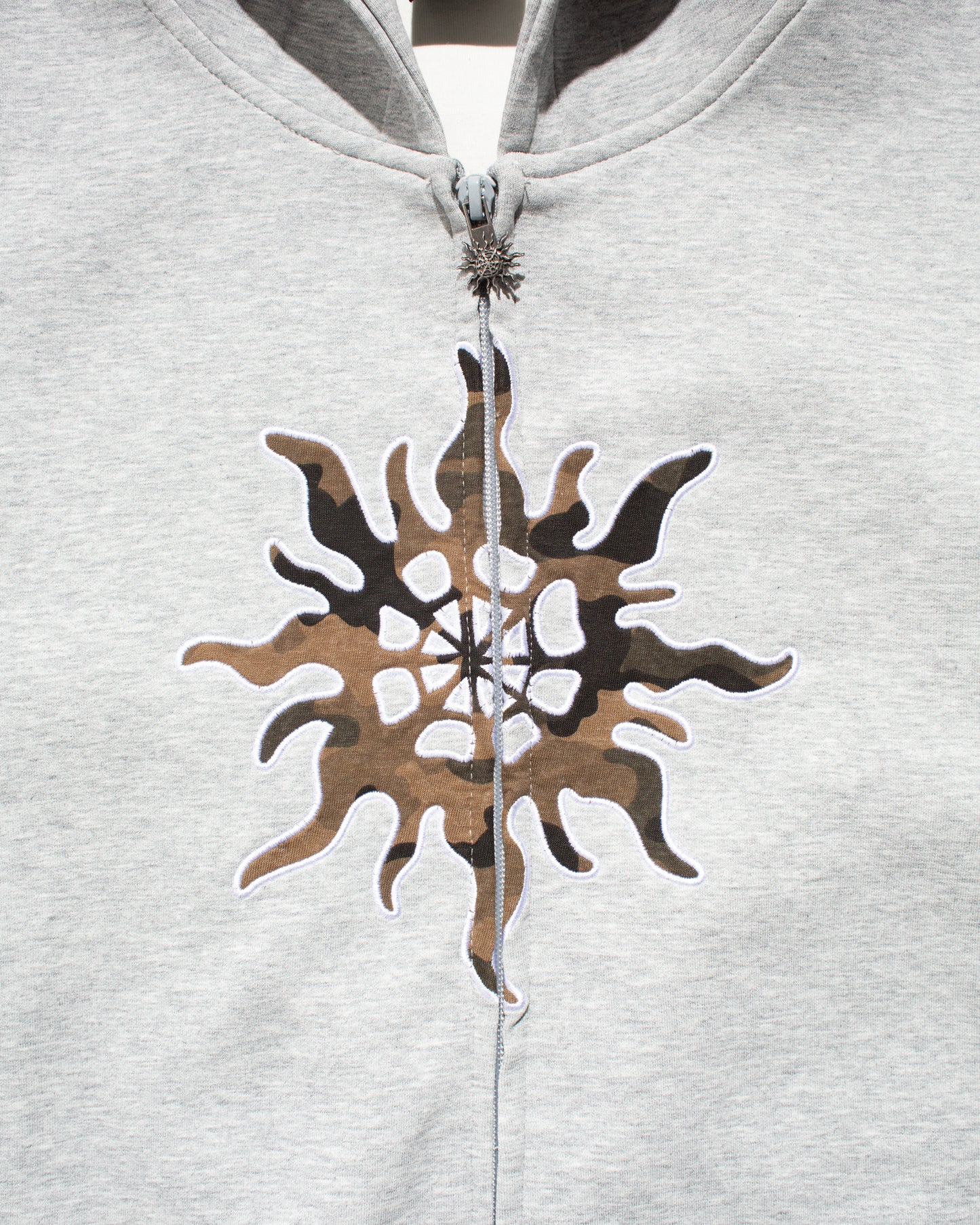 【予約商品】ZIP HOODIE - GRAY